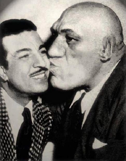 المصارع الفرنسى موريس تيليت-شخصية شريك الحقيقيه يطبع قبلة إعجاب على خد أنور وجدى،أربعينيات القرن الماضى